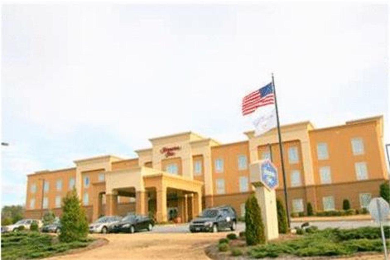 Hampton Inn Исли Экстерьер фото