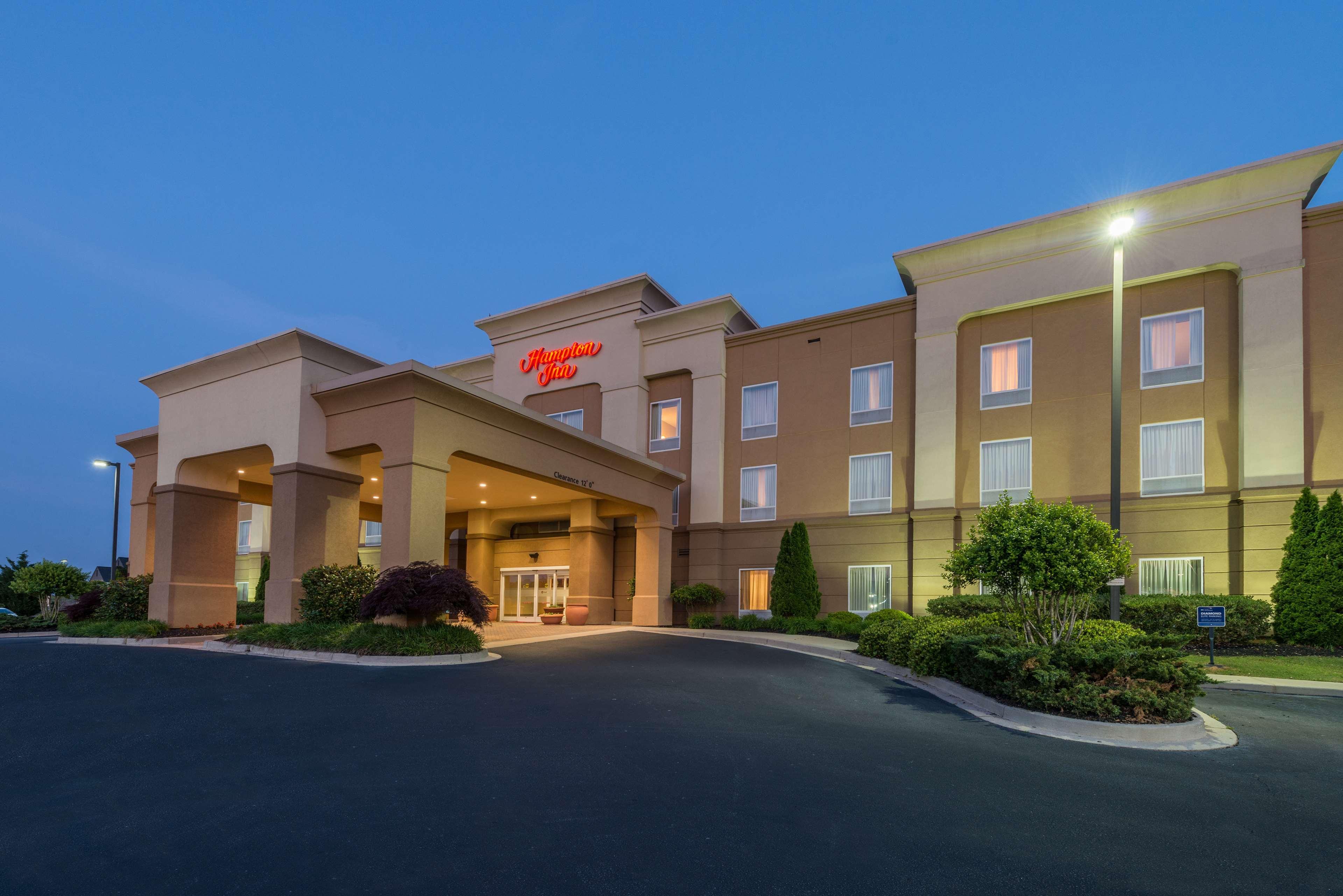 Hampton Inn Исли Экстерьер фото