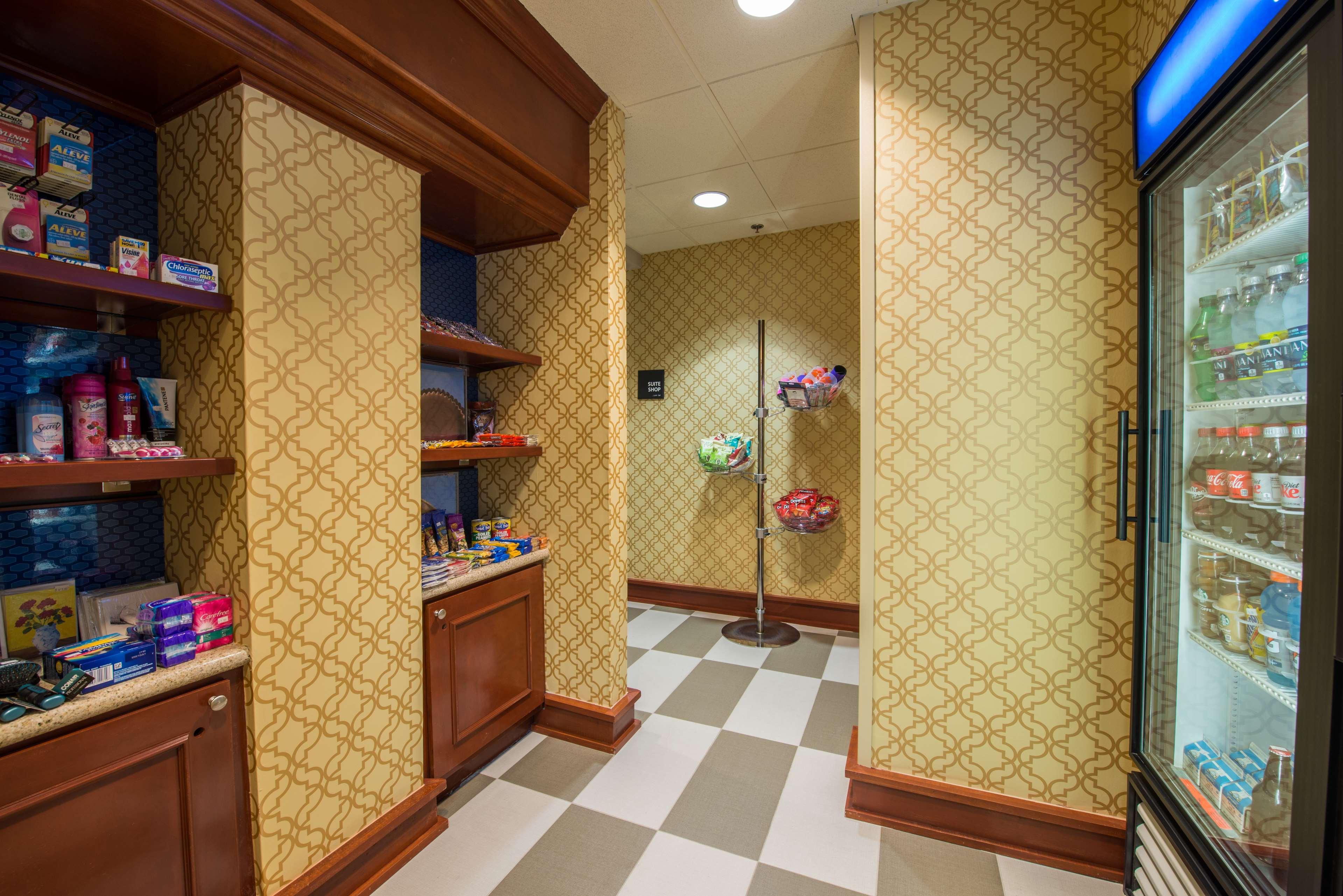 Hampton Inn Исли Экстерьер фото