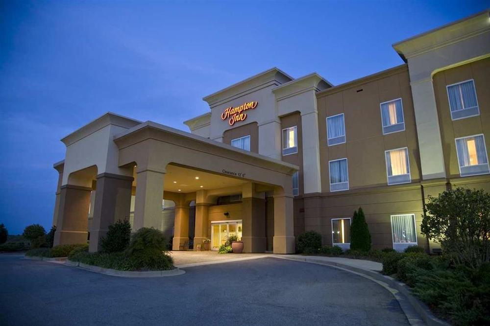 Hampton Inn Исли Экстерьер фото