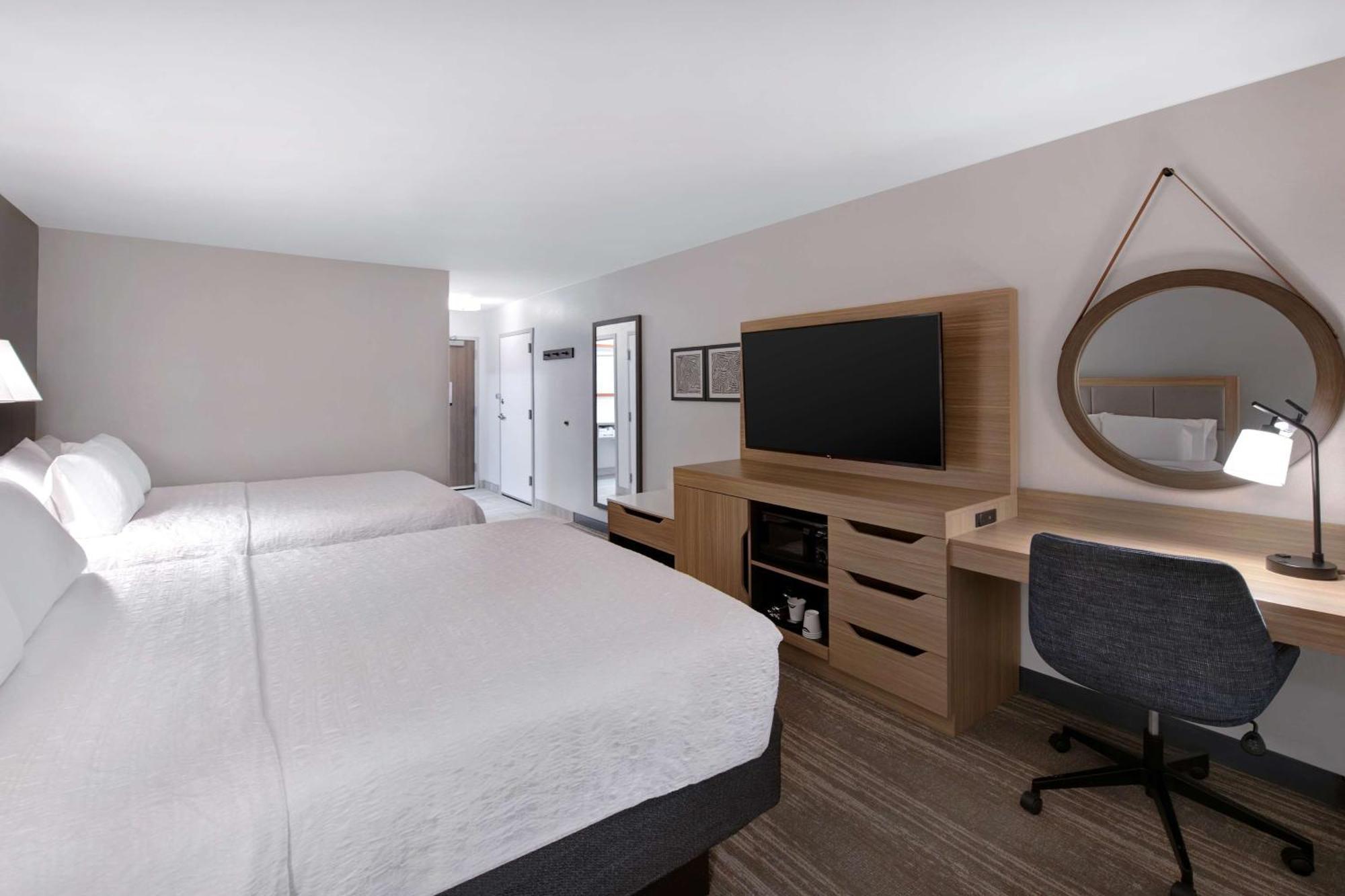 Hampton Inn Исли Экстерьер фото