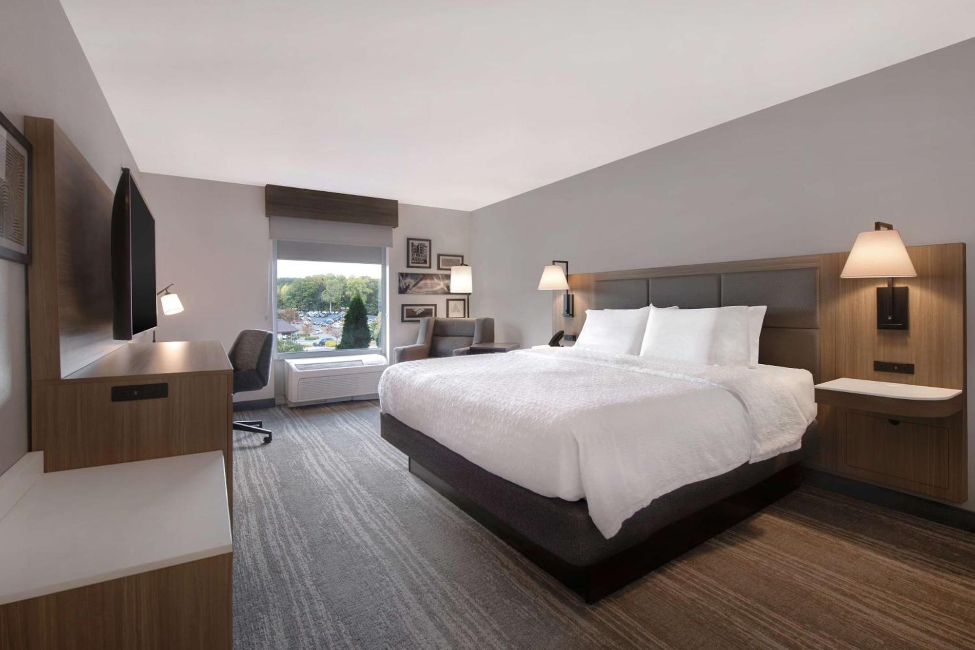 Hampton Inn Исли Экстерьер фото