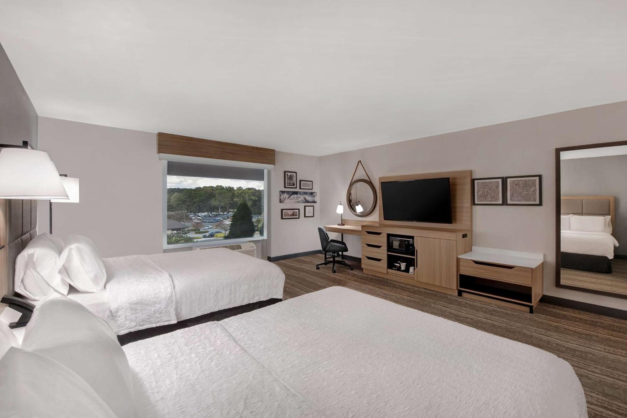 Hampton Inn Исли Экстерьер фото