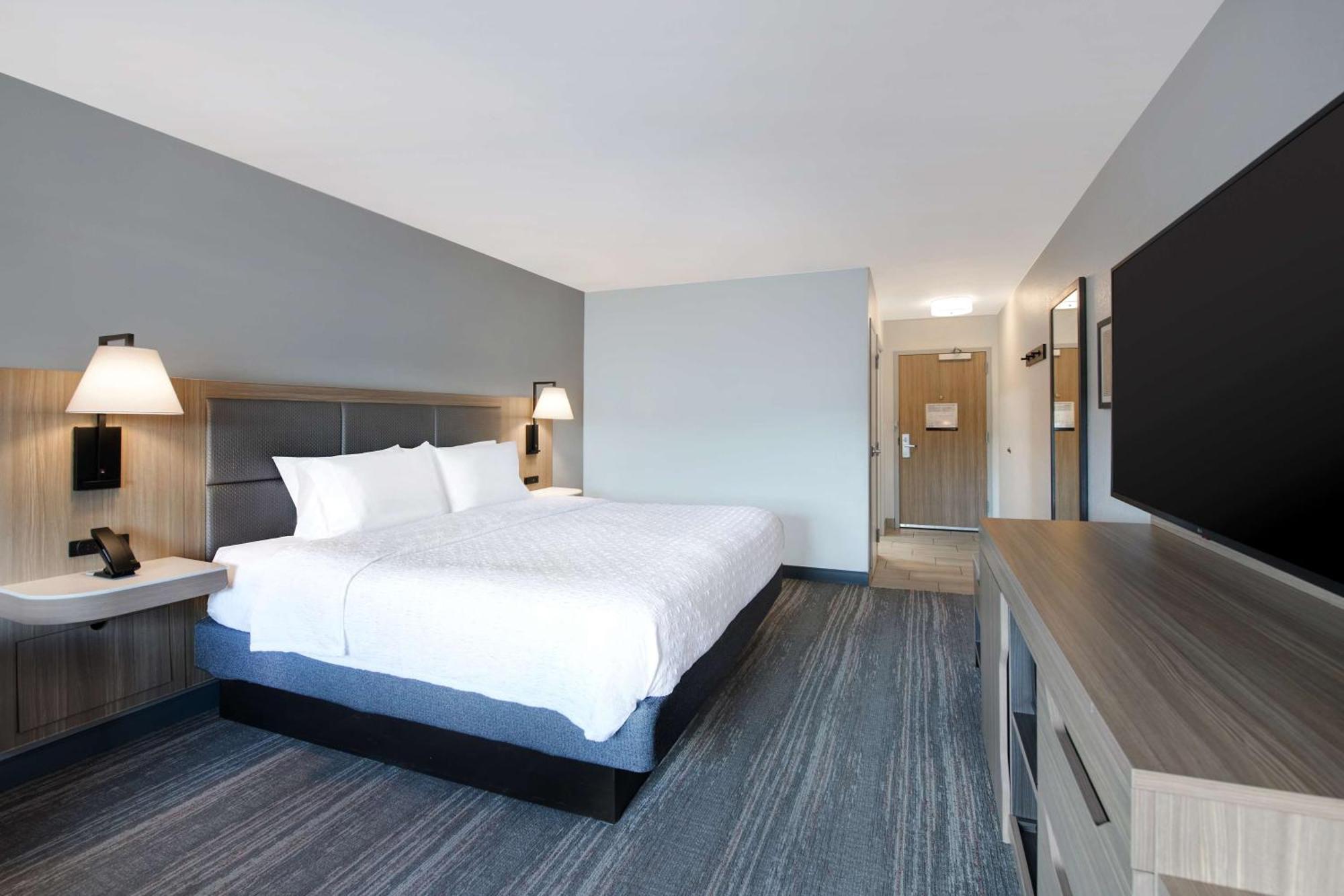 Hampton Inn Исли Экстерьер фото