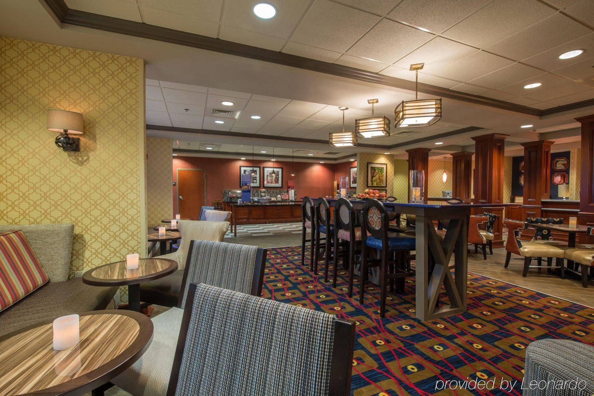 Hampton Inn Исли Экстерьер фото
