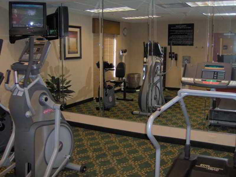 Hampton Inn Исли Удобства фото